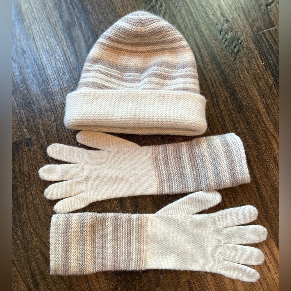 NWOT Kuna baby alpaca cap and glove set